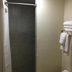 Отель Americas Best Value Inn - North Nashville/Goodlettsville 2* Стандартный номер с различными типами кроватей фото 6