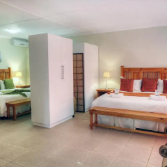 Отель De Old Drift Guest Farm 4* Коттедж с различными типами кроватей фото 10