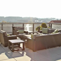 Отель Executive Suites by Weichert at Newseum Residences балкон