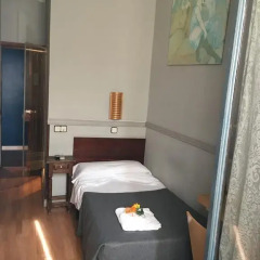 Отель Hostal La Plata Стандартный номер с различными типами кроватей фото 3