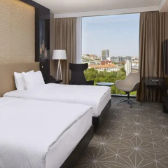 Отель Hilton Tallinn Park 4* Стандартный номер с двуспальной кроватью фото 4
