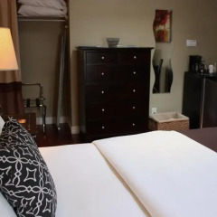 The Duckworth Boutique Hotel 3* Стандартный номер с двуспальной кроватью (общая ванная комната) фото 2