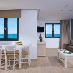 Отель Golden Bay Студия с различными типами кроватей фото 3