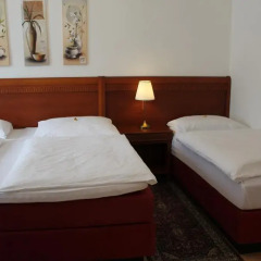 Отель Amadeus Pension 3* Стандартный номер с различными типами кроватей фото 3