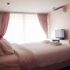 Отель Baan Saladaeng Boutique Guesthouse 3* Люкс с различными типами кроватей фото 8