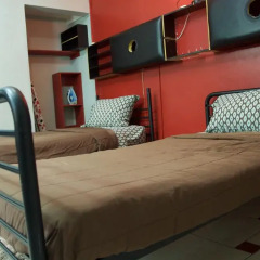Отель One32 Guest House Апартаменты с различными типами кроватей
