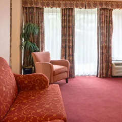 Howard Johnson Inn Fullerton Hotel and Conference Center комната для гостей фото 2