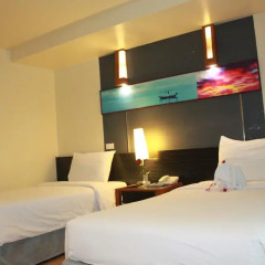 Sunshine Hotel And Residences 3* Улучшенный номер с различными типами кроватей фото 4