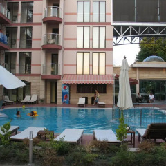 Apartment in Tarsis Hotel & Spa Солнечный берег бассейн