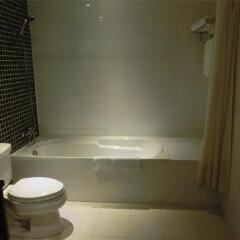 Отель Shanghai Baron Business Hotel Китай, Шанхай - отзывы, цены и фото номеров - забронировать отель Shanghai Baron Business Hotel онлайн ванная фото 2