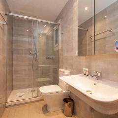 Апартаменты Bbarcelona Apartments Park Güell Flats ванная