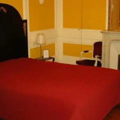Отель Windsor Home сейф в номере
