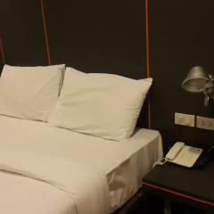 H2 Hotel 3* Номер Делюкс фото 13