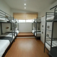 Отель YE'4 Guesthouse 2* Кровать в женском общем номере с двухъярусной кроватью фото 3