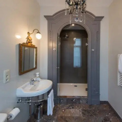 Отель Louise sur Cour 4* Номер Делюкс с разными типами кроватей фото 11