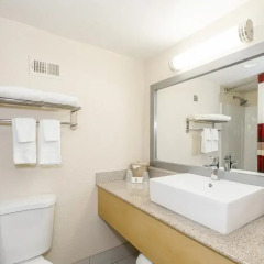 Отель Days Inn Neptune Beach 3* Стандартный номер с различными типами кроватей фото 6