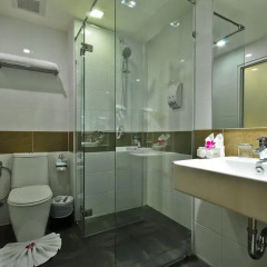 The Ashlee Plaza Patong Hotel & Spa 4* Улучшенный номер с различными типами кроватей фото 4