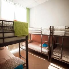 Hostel Lastochka Кровать в общем номере с двухъярусной кроватью
