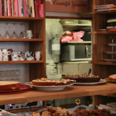 Queens City Vintage Hotel питание