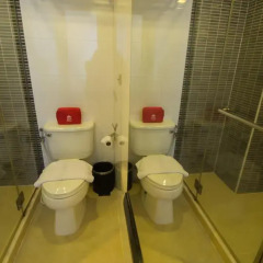 Отель ZEN Rooms Sukhumvit 11 3* Улучшенный номер с различными типами кроватей фото 8