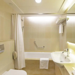 Отель The Salisbury - YMCA of Hong Kong ванная