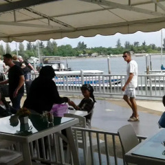 Отель Marina Boat House питание