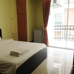 Отель BR Guest House Pattaya 2* Улучшенный номер с различными типами кроватей фото 8