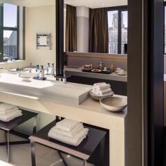 NH Collection Amsterdam Grand Hotel Krasnapolsky 5* Улучшенный номер с двуспальной кроватью фото 6
