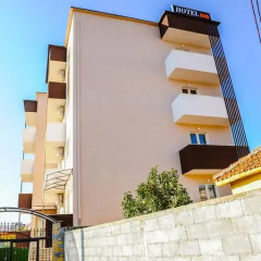 Hotel 045 бассейн