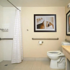 Отель Embassy Suites Los Angeles - International Airport/North США, Лос-Анджелес - отзывы, цены и фото номеров - забронировать отель Embassy Suites Los Angeles - International Airport/North онлайн ванная фото 2