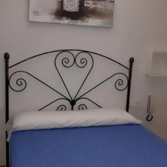 Отель Hostal Nevot Стандартный номер с различными типами кроватей фото 13
