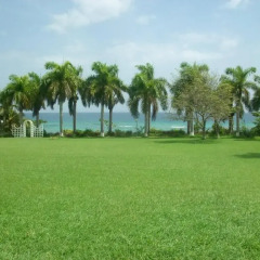 Отель Seacastles Vacation Penthouse пляж