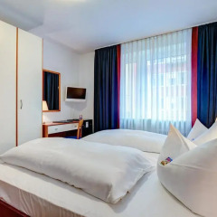 Hotel Antares комната для гостей