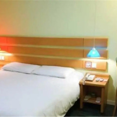 Отель Home Inn Chongqing Wanzhou Dianbao Road Wanda Plaza комната для гостей фото 3