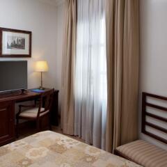 Hesperia Granada Hotel 4* Стандартный номер с двуспальной кроватью