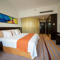 Отель Holiday Inn Express Chengdu Gulou 3* Стандартный номер с различными типами кроватей фото 4