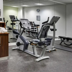 Отель Holiday Inn London - Luton Airport фитнесс-зал