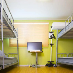 KW Hongdae Hostel Стандартный семейный номер с двуспальной кроватью