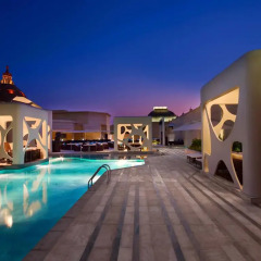 V Hotel Dubai, Curio Collection by Hilton бассейн фото 2
