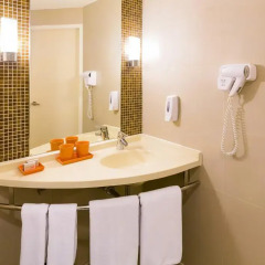 Отель Ibis Bangkok Sathorn Бангкок ванная фото 2