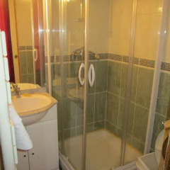Central Hotel 3* Стандартный номер с 2 отдельными кроватями фото 13