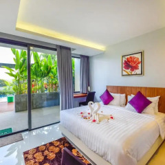 Отель At The Tree Condominium Phuket Номер Делюкс с двуспальной кроватью фото 5