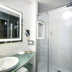 Отель Best Western Saphir Lyon 4* Стандартный номер с различными типами кроватей фото 6