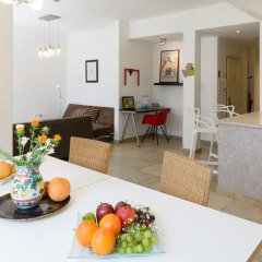 Апартаменты FeelHome Apartments - Eduard Bernstein Street в номере