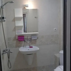 Отель Sandanski Peak Guest Rooms Болгария, Сандански - отзывы, цены и фото номеров - забронировать отель Sandanski Peak Guest Rooms онлайн ванная фото 2