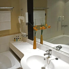 Отель Holiday Inn Helsinki City Centre ванная