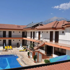Moms Hotel балкон