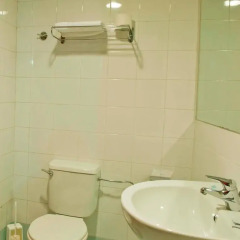 Отель Sliema Hotel by ST Hotels Мальта, Слима - 4 отзыва об отеле, цены и фото номеров - забронировать отель Sliema Hotel by ST Hotels онлайн ванная