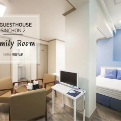 Отель K-guesthouse Sinchon 2 2* Семейный номер Делюкс с двуспальной кроватью фото 2