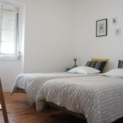 Olive3 Ericeira Hostel Стандартный номер двуспальная кровать (общая ванная комната) фото 5